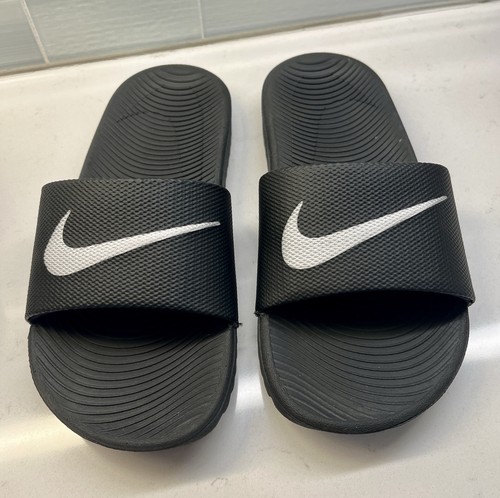 Nike schwarze Slide Flip Flop Sandalen Größe Jugend 1 Unisex weiß Swoosh - Bild 1 von 4