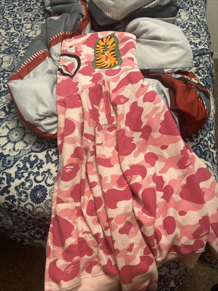 Sudadera con Capucha Babe ABC Camuflada Tiburón Cremallera Completa Talla M Usada Buen Estado Foto 2 de 2