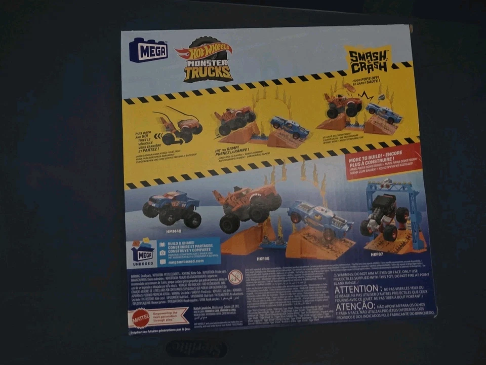 Hot Wheels Tiger Shark Chomp Course Monster Truck Building Toy with 2 Figures - Image 2 of 2