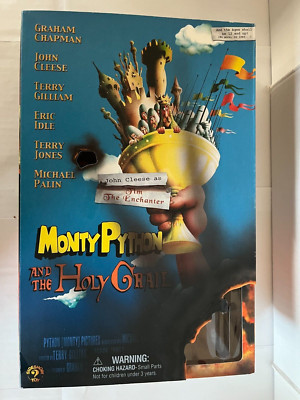 12  MONTY PYTHON & THE HOLY GRAIL ''Tim The Enchanter'' Action Figure John Cleese
