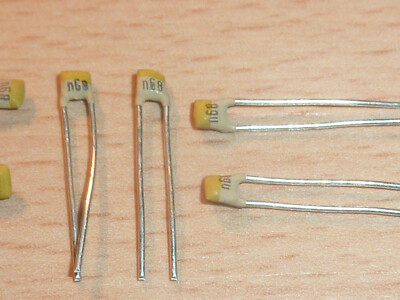 6 pcs (6 pcs.) Ceramic Capacitors 0.68nF (680pF), Pitch: 2.5mm