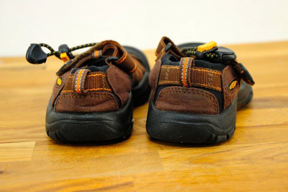 Keen 防水运动凉鞋棕色帆布麂皮绒皮革露趾 10 码 — 第 4/4 张图片