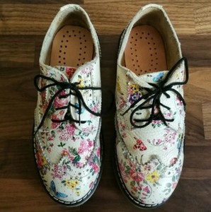 scarpe modello Dr martens (campione) bianco avorio fiori farfalle vera pelle  36 | eBay