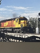 (30) Train Slides Santa Fe and Southern Pacific Locomoitves Container Cars 80's