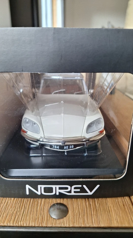 Citroen Ds 21 Break 1/18 Norev - Photo 2/4