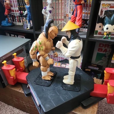 1994 Tiger Electronics Mortal Kombat Rock Em Sock Em Robot Goro vs Raiden