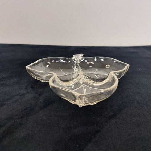 Clear Glass Divided Serving Dish Maple Leaf Tray Candy Dish Nuts 8 Inch Vintage - Picture 5 of 6