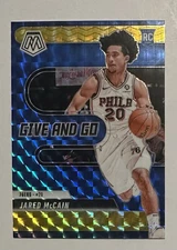 Jared McCain /99 Give And Go Reactive Yellow Philadelphia 76ers 2024-2025 Mosaic
