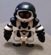 Wowwee Group Corp limited robosapien 2008 action figure 2.5  Robot