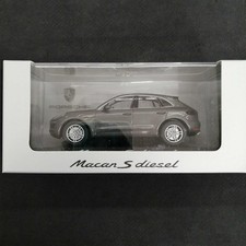 Minichamps Porsche Macan S Gray KCT13