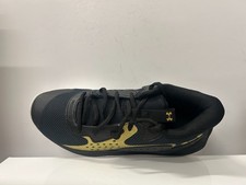 Under Armour UA Jet 23 Basketball Sneaker Unisex Low Top Schwarz-Weiß-Gold