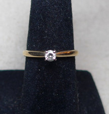 vtg 14K Yellow Gold  White Diamond Solitaire Petite Ring Sz 4.5