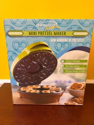 New Brentwood Non-Stick Electric 5 Mini Pretzel Maker Model TS-251