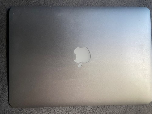 Apple Macbook Air MJVE2LL/A computer portatile 13,3" - Core i5 1,6 GHz - 4 GB RAM - 128 GB SSD - Foto 6 di 10
