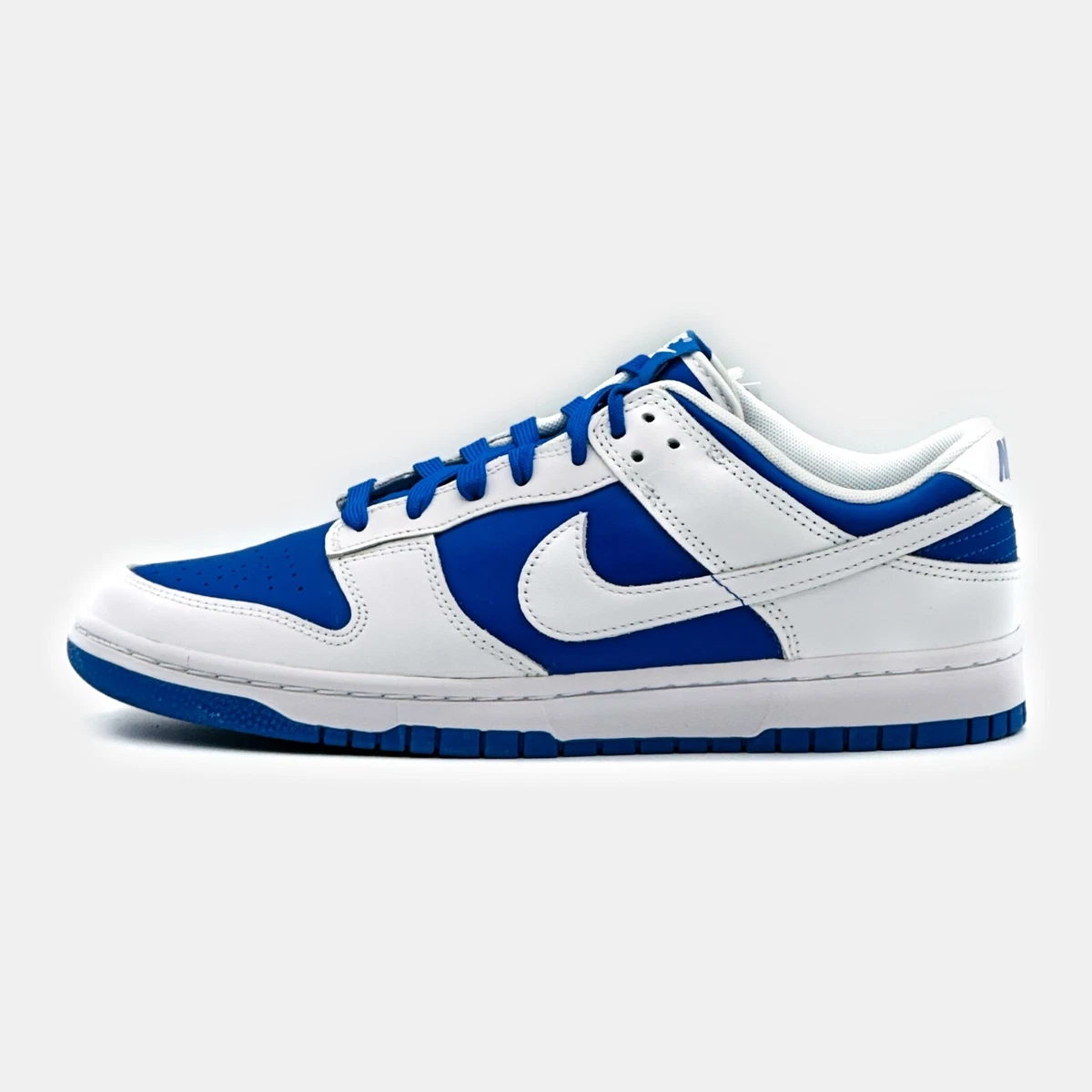 Nike sb blue white sale