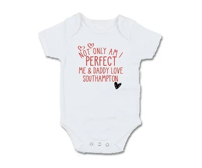 Southampton Not only am I perfect Baby Grow Body Pullover Latz Fußball