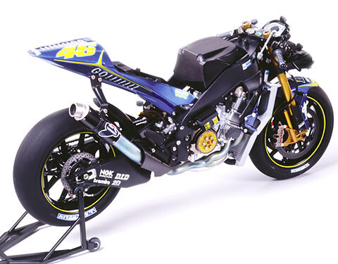 タミヤ　1/12　ヤマハ　YZR-M1　’04 Tamiya 1/12 Motorcycle Toy Yamaha Yzr-m1 '04 No46 / No17
