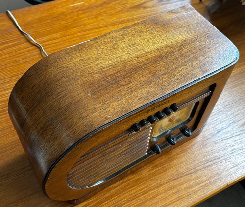 RARE Philco Model 41-231T "Bullet" Table Radio (1941) - Vintage AM Radio WORKS! - Picture 4 of 11