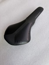 Sella Fizik Antares R1 guscio in carbonio, guide in carbonio. Peso 145gr.