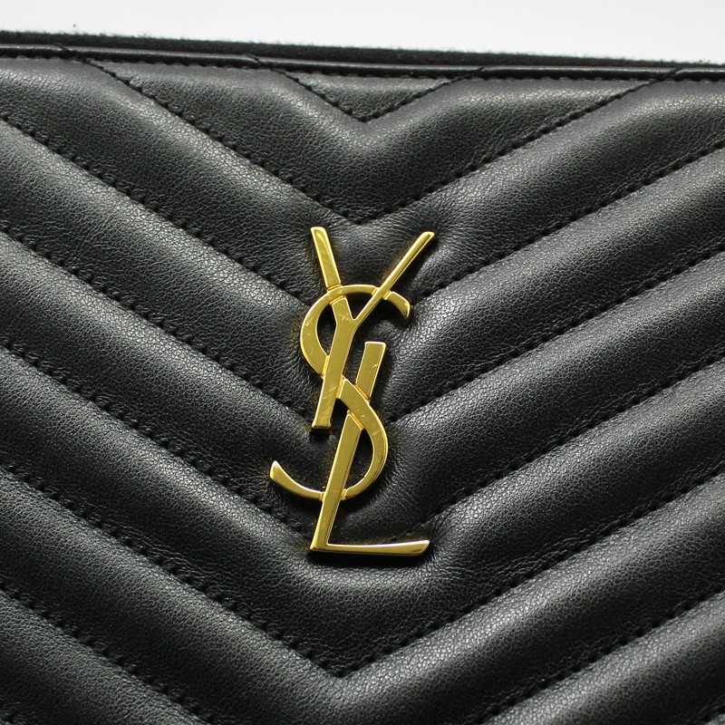 Pochette Saint Laurent nera matelassé con monogramma color oro 440222