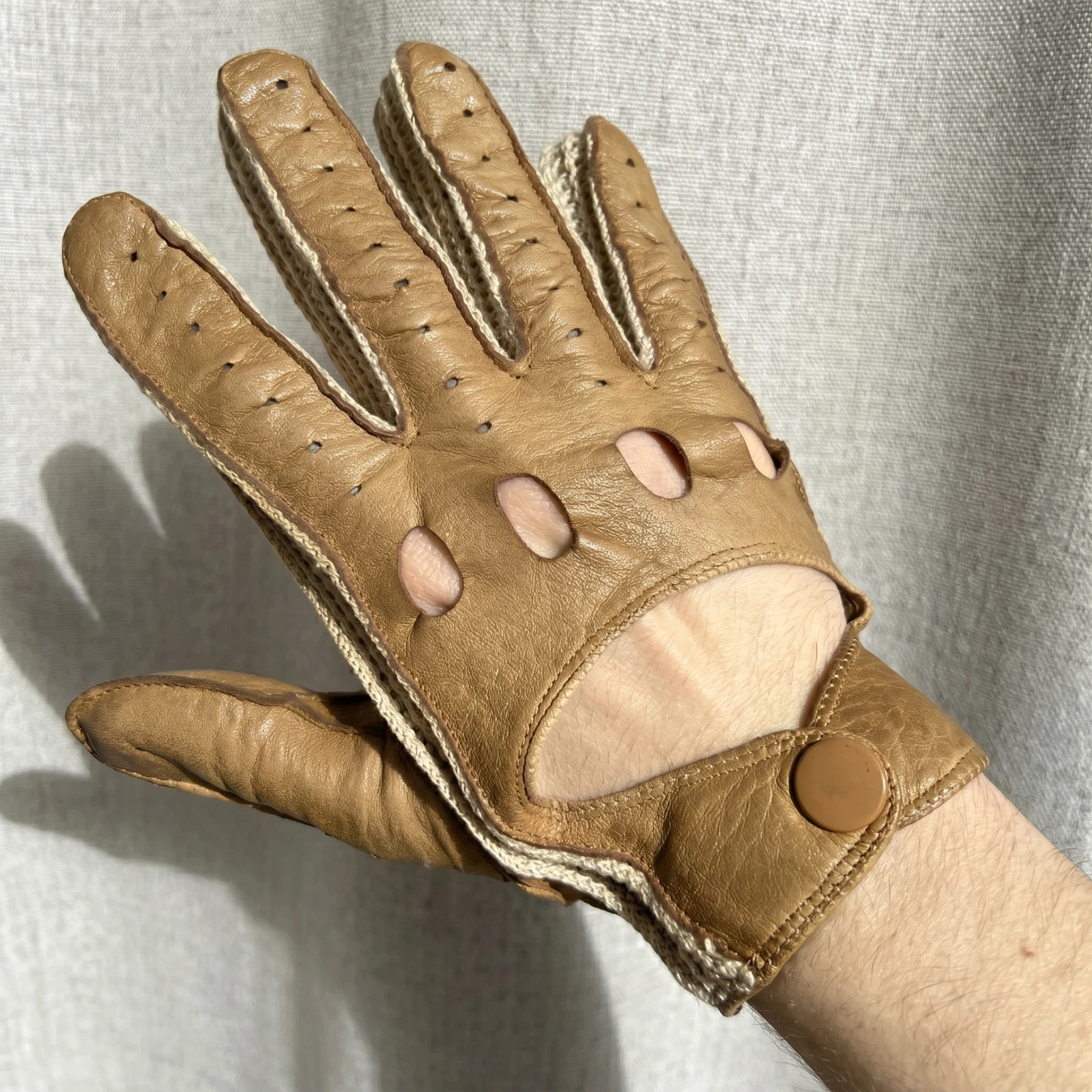Classic Tan Leather Driving Gloves Crochet Back Perforated Retro Y2K Cafe Racer