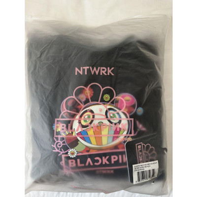 カイカイキキ x ブラックピンク エナメルピン ブラックピンク Takashi Murakami x BLACKPINK Flower Enamel Pin Black Pink