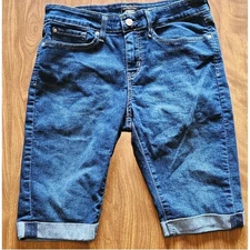 Signature by Levi Strauss & Co Gold Mid-Rise Denim Skinny Shorts Size 10