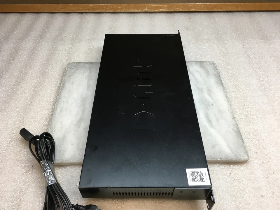 D-Link DGS-3100-24 BGS310024A Managed Network Switch with Rack Ears & PWR Cable - Image 4 of 4