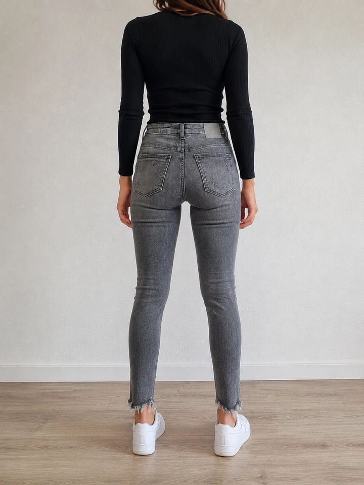 Jean Zara Z1975 Denim gris délavé coupe skinny. Taille 36 - Photo 2/4