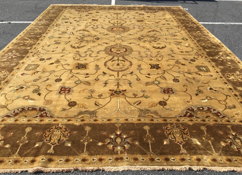 A PALACE SIZE MODERN INDIAN RUG - Image 4 of 4