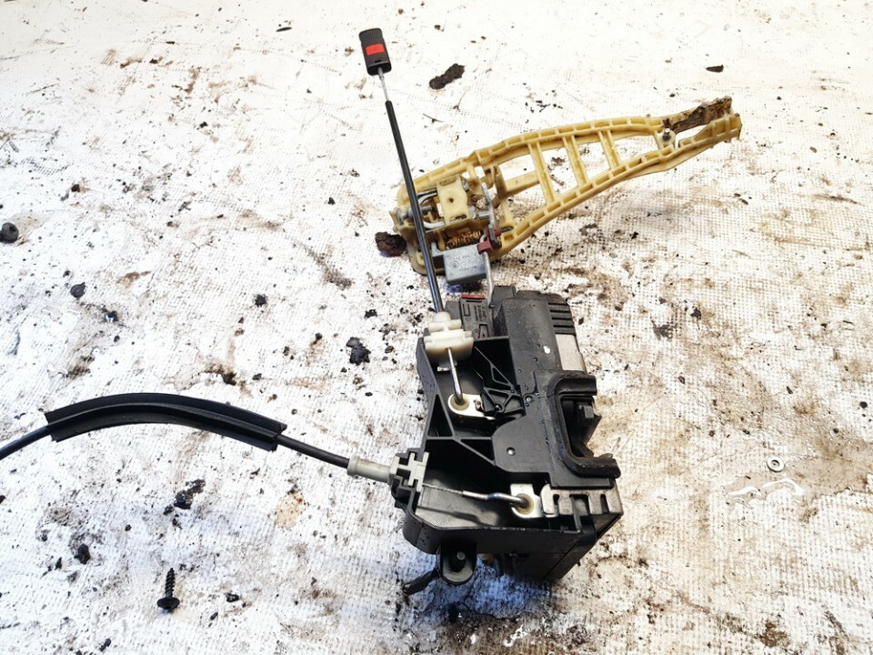 613556841 6-1355684-1 Door Lock Mechanism - front right side for 