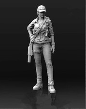 1/35 Scale Female Survivor Resin Figure Model Kit - Post-Apocalyptic Soldier