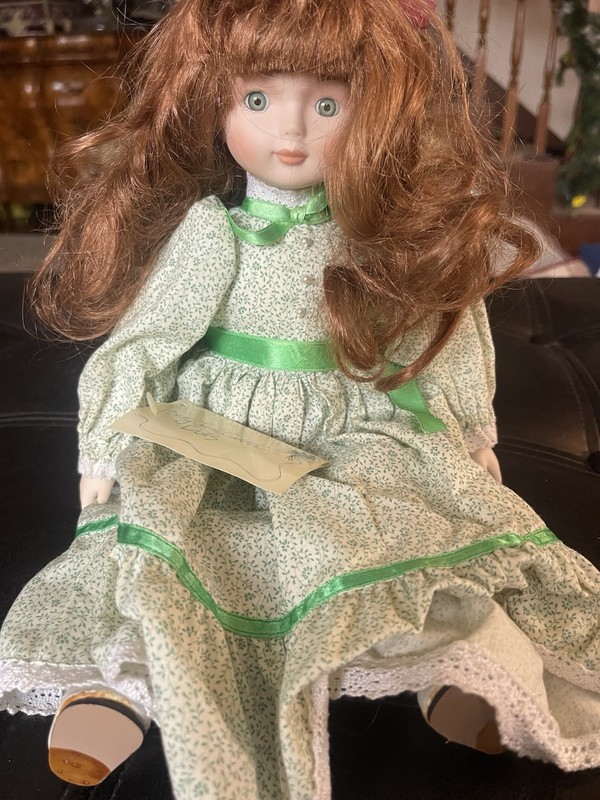 1988 Betty Jane Carter Musical 16” KELLY plays “WHEN IRISH EYES..” /2000 w/Tag