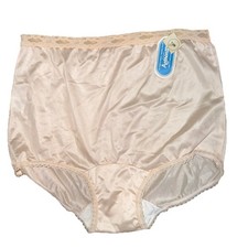 Vintage Vanity Fair Antron III Nylon Panties Off White Anti-Cling Sz 6 NWT