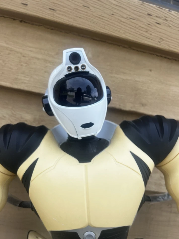 Rare WowWee RoboSapien V2 Working - Remote - Manual Perfect Working Condition - Image 3 of 4
