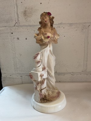 Vintage Ornament Dame Blumen romantisch rosa auf Marmorsockel 13 Zoll hoch