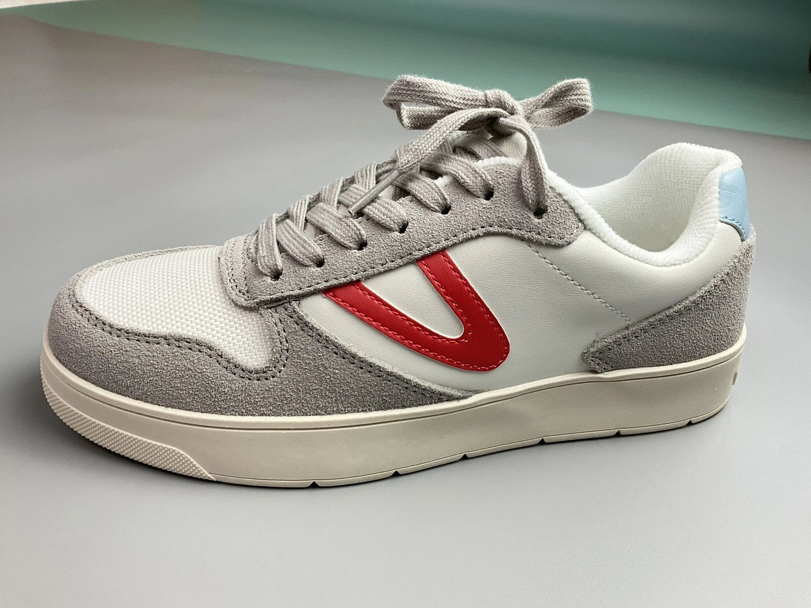 Womens TRETORN Stadium white Red Gray Leather Low Top Sneakers White / Size 6.5