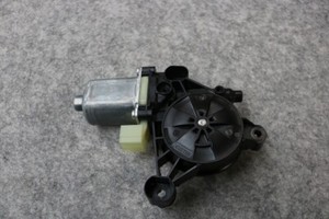 Audi A1 A5 A4 8W Q7 4M R8 4S VW Golf 7 Fensterhebermotor 8W0959801 links rechts