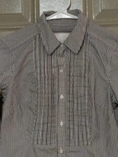 AMERICAN EAGLE OUTFITTERS WOMEN'S SIZE 2 LONG SLEEVE  BLOUSE BUTTON UP - Image 2 of 4