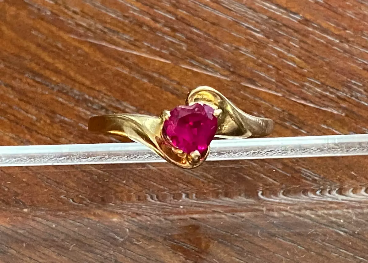 Ruby heart ring sale gold