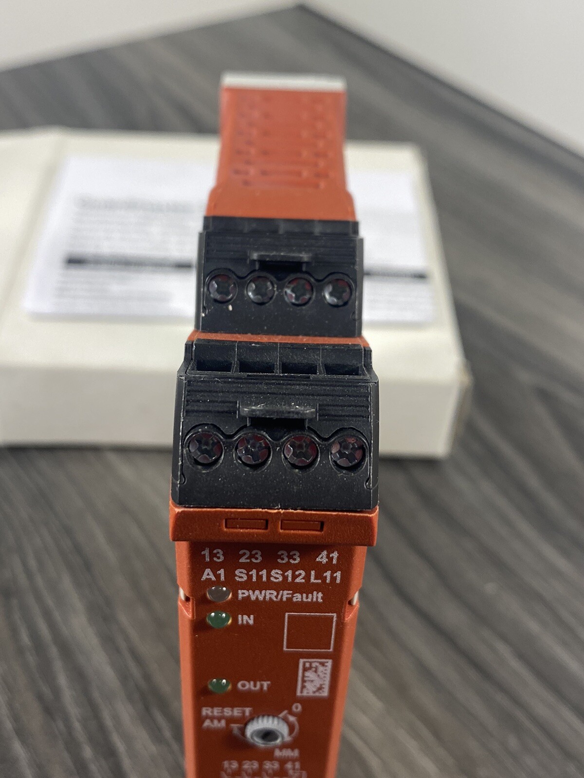 New Allen Bradley Guardmaster 440R-S13R2 Ser A Monitoring Safety Relay - USA