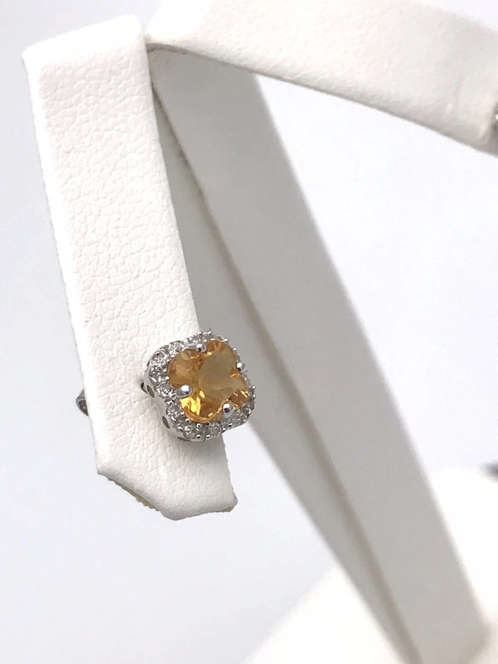 Pendientes de oro blanco de 14kt corte cojín natural citrino y diamante con poste trasero Foto 4 de 4