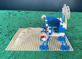 LEGO Space Supply Station 6930 * Complete w/ Mini-Figs & Printed Manual * 1983