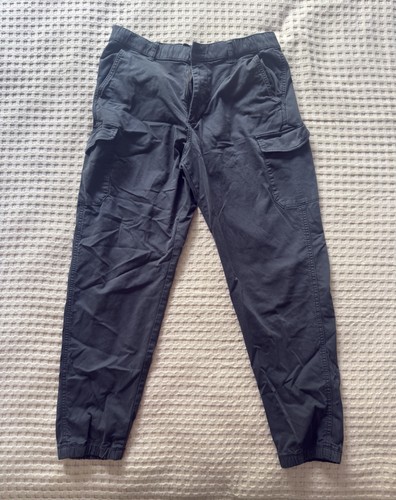 Uniqlo Men’s Dark Navy Cargo Pants - Size Large