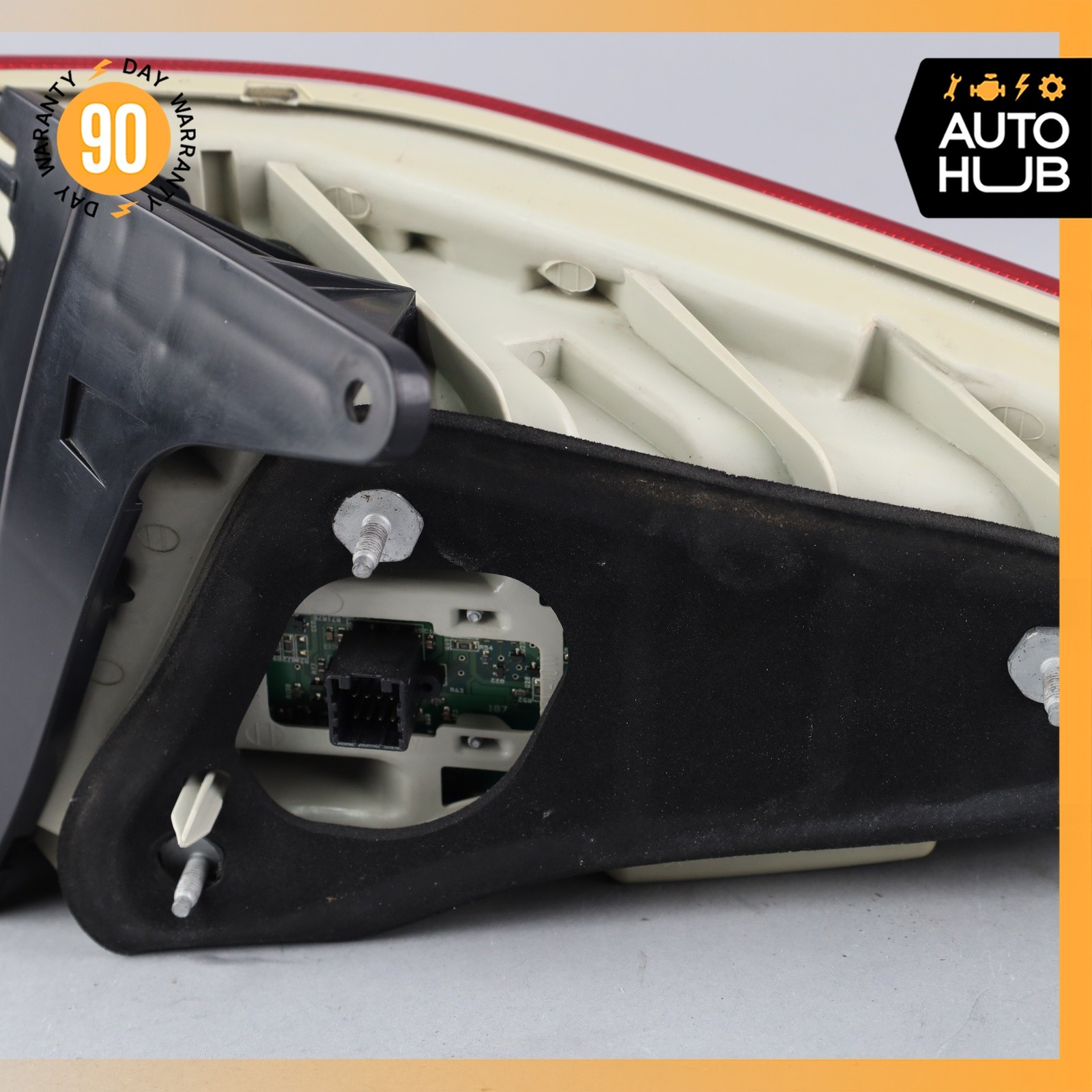 08-12 Maserati GranTurismo M145 Left Side Outer Tail Light Lamp 234379 OEM 74k