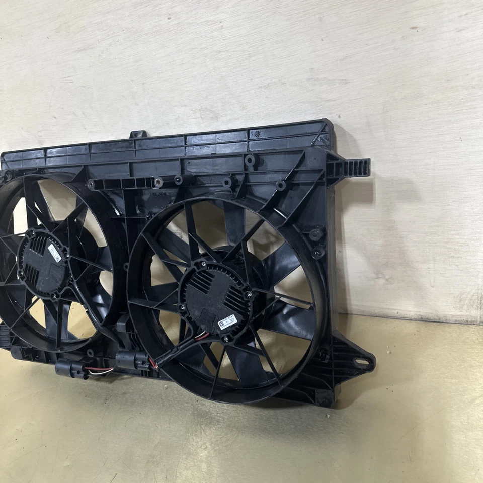 Conjunto de ventilador de refrigeración Chevrolet Volt 2011-2015 ajuste directo OEM Foto 2 de 4