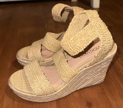 Women s Vicki Vicki Beige Wedge Sandals New Size 7 