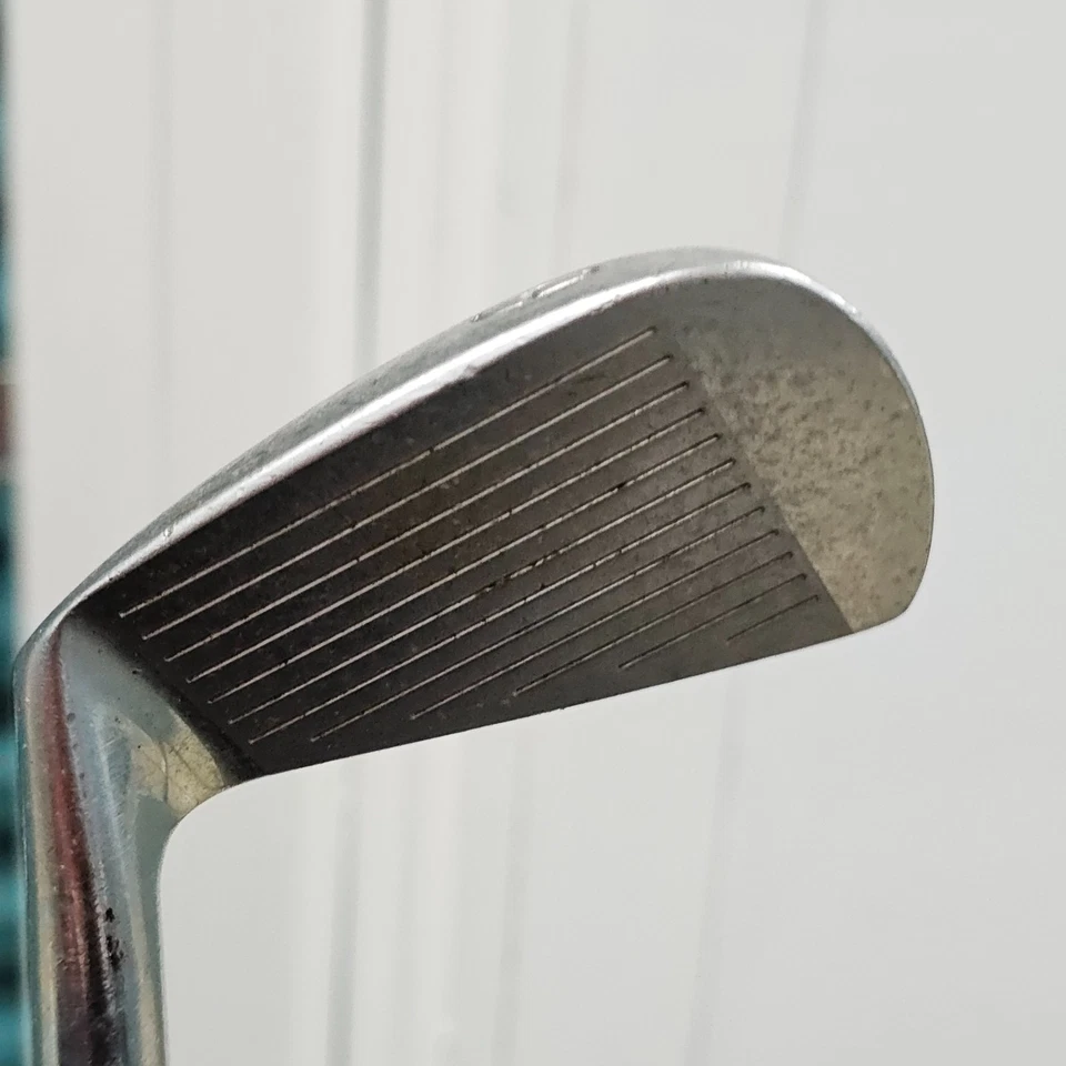 Juego de plancha Precept Tour Premium CB 2-PW, con putter maestro de latón Foto 4 de 4