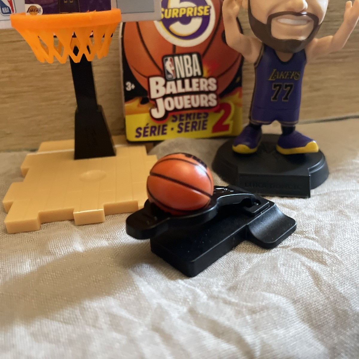 ZURU NBA Ballers 5 Surprise Mystery Figure Series 2 Rare Luka ZURU NBA Ballers 5 Surprise Mystery Figure Series 2 Rare Luka