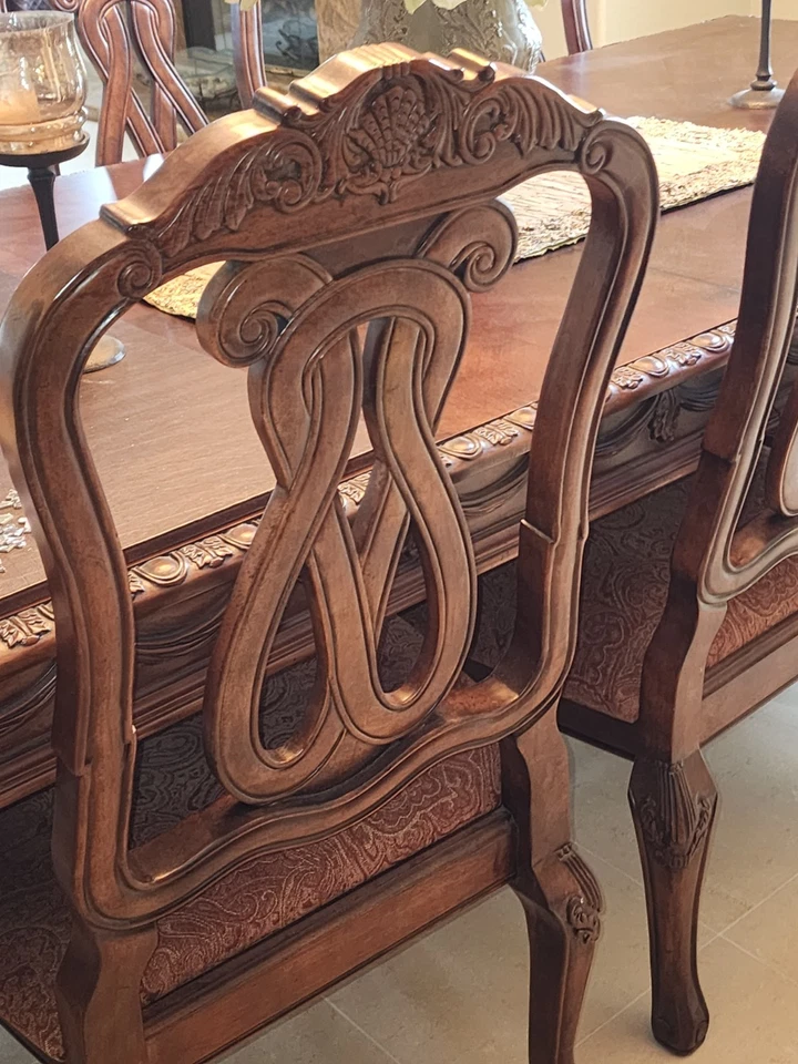 Ashley North Shore Collection, стол с 8 стульями, фарфоровый клатч - Изображение 4 из 4